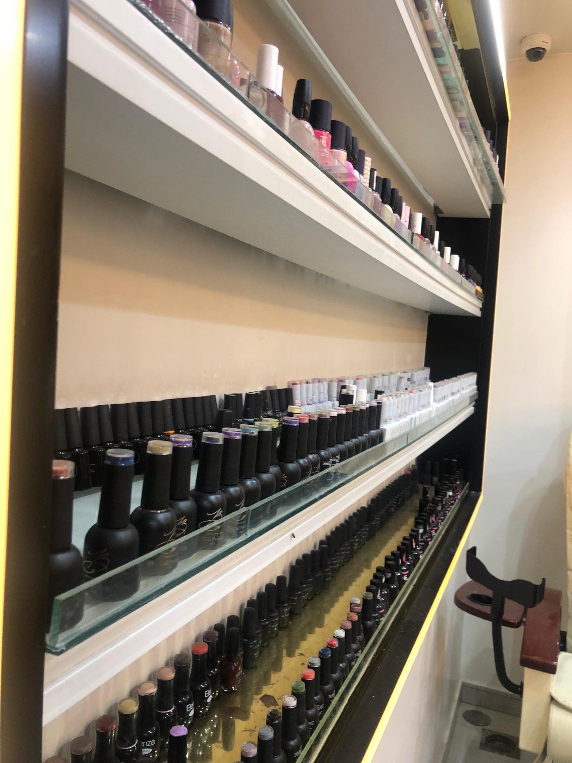 صورة منشأة EMELA BEAUTY CENTER - قسم صالونات التجميل (للنساء والرجال) في المزة 9