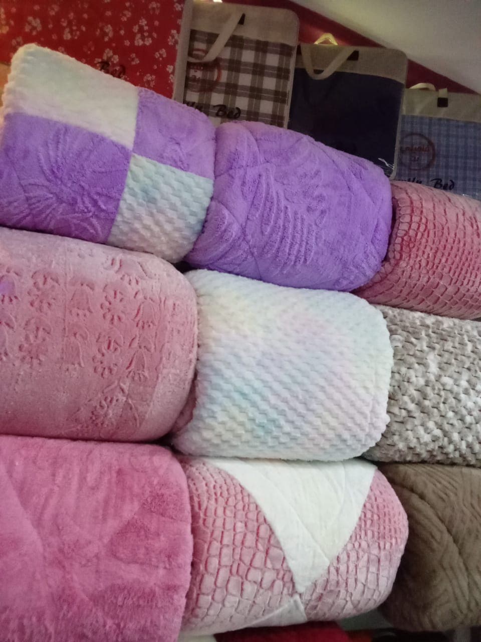 صورة منشأة بياضات و عصرونية ريلاكس - قسم محل مفروشات / ستاير في Jdeidet Artouz 5
