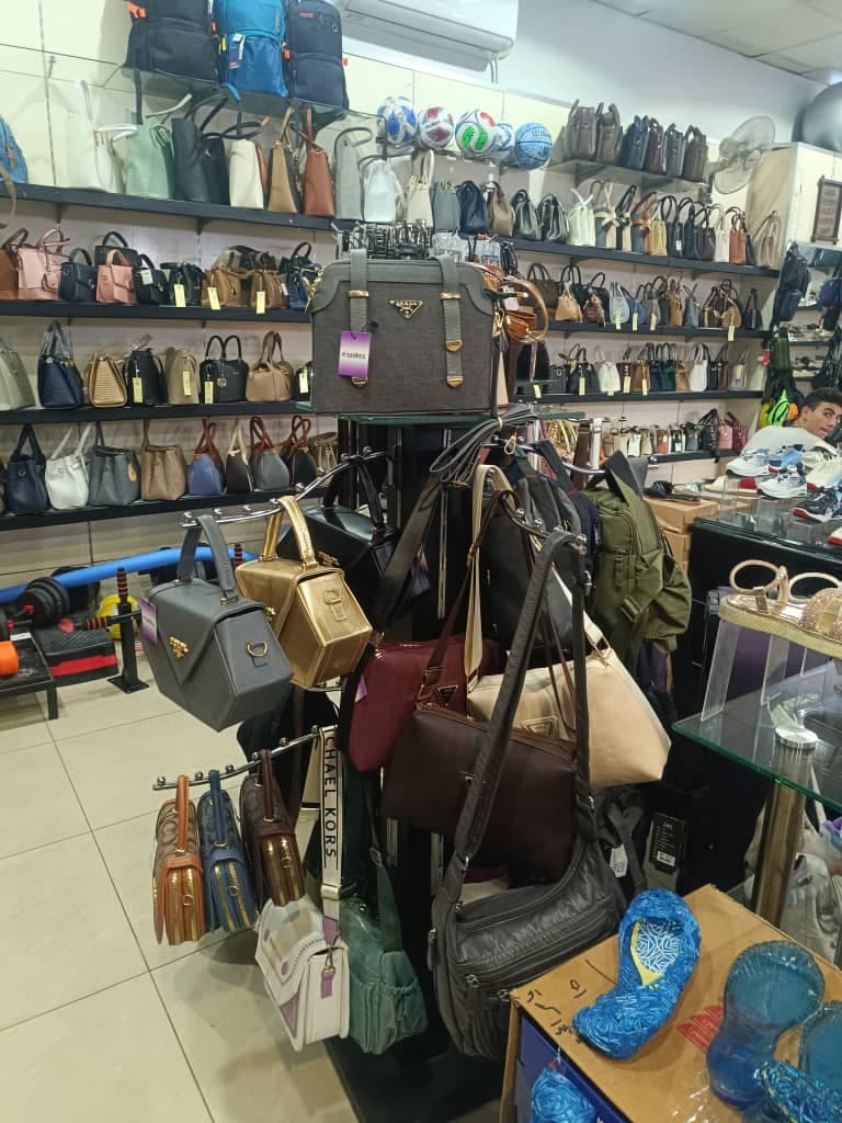 صورة منشأة Hi shoes - قسم محل أحذية في Jdeidet Artouz 6