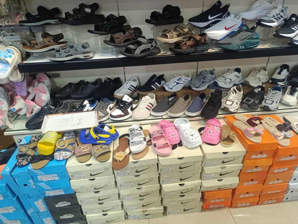 صورة منشأة Hi shoes - قسم محل أحذية في Jdeidet Artouz 5