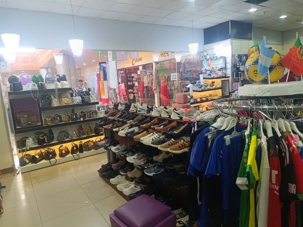 صورة منشأة Hi shoes - قسم محل أحذية في Jdeidet Artouz 7