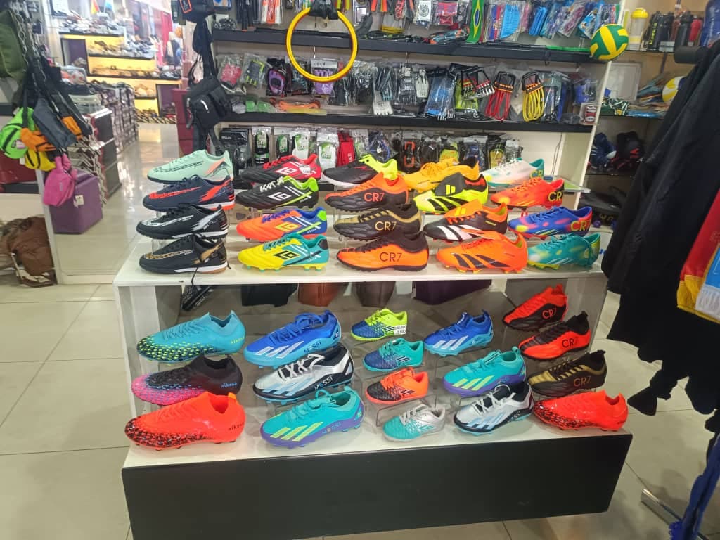 صورة منشأة Hi shoes - قسم محل أحذية في Jdeidet Artouz 3