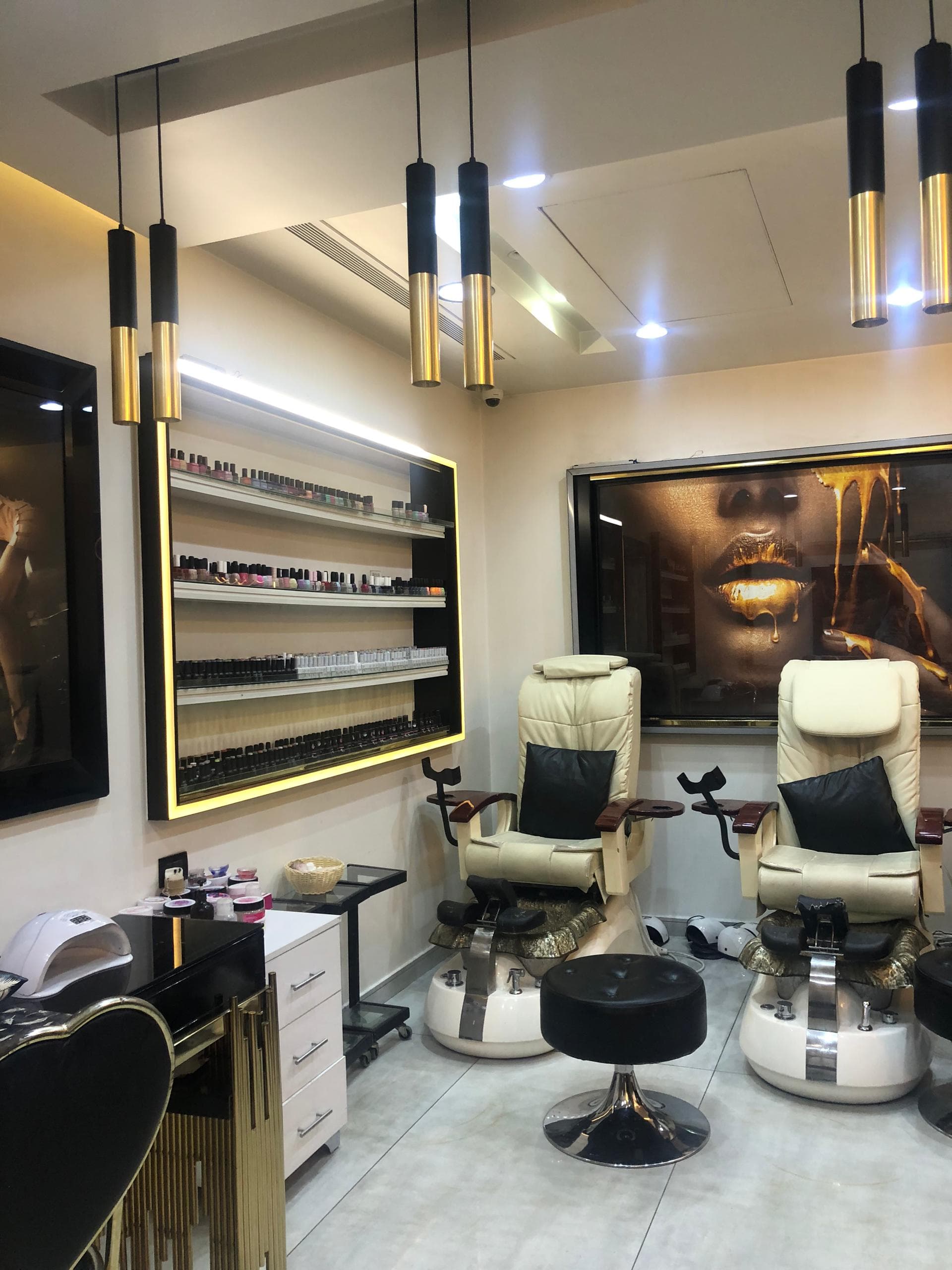 صورة منشأة EMELA BEAUTY CENTER - قسم صالونات التجميل (للنساء والرجال) في المزة 5