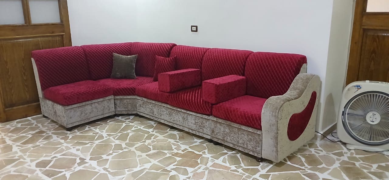 صورة منشأة اليزن للتنجيد - قسم محل مفروشات / ستاير في Jdeidet Artouz 2