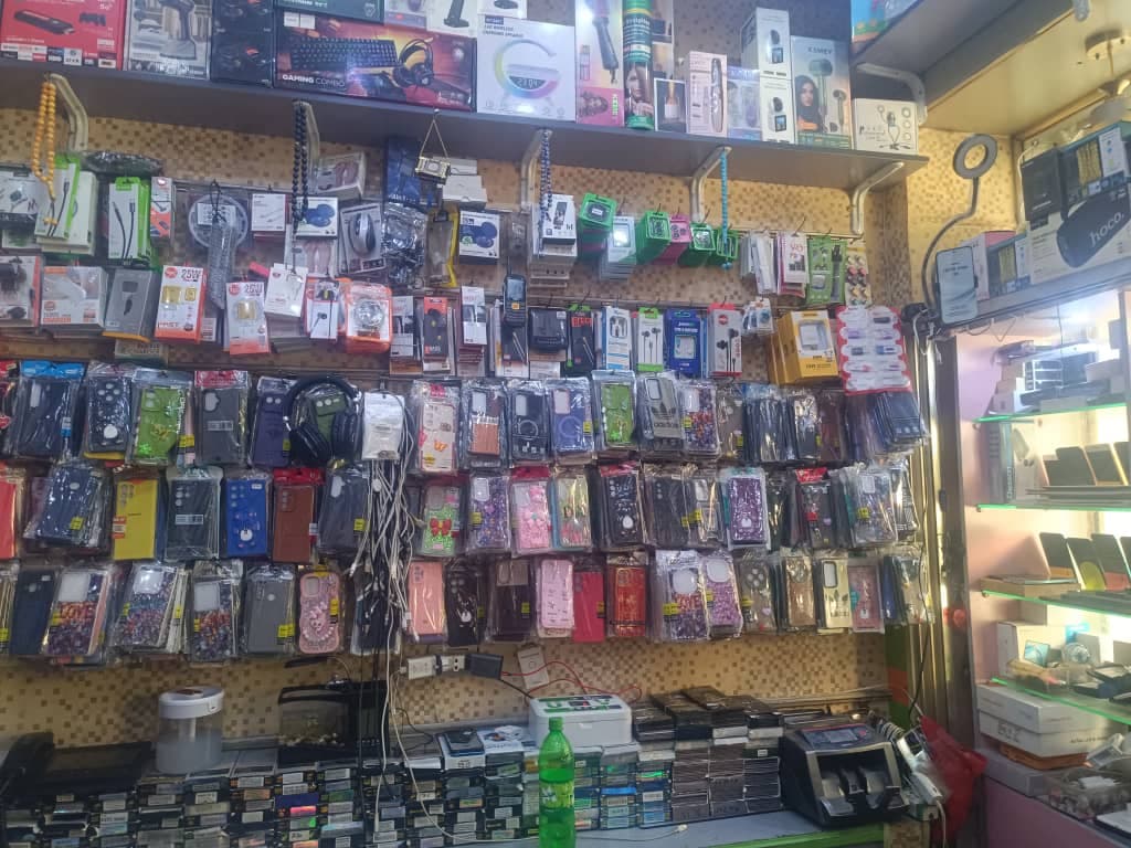 صورة منشأة محل عامر وشلاش موبايلات - قسم محل موبايلات وإكسسوارات في قطنا 7