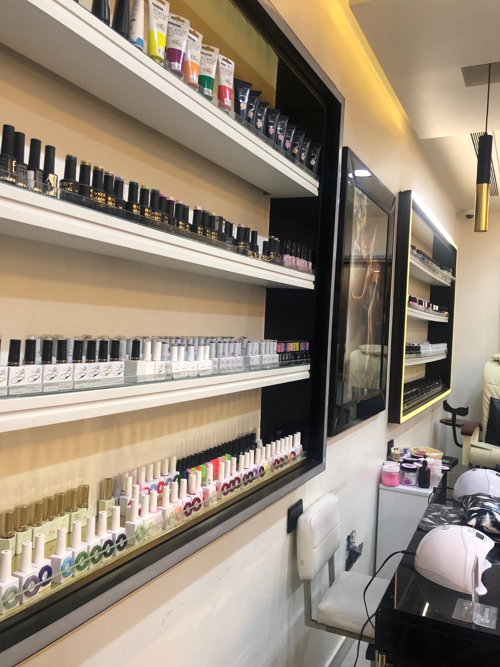 صورة منشأة EMELA BEAUTY CENTER - قسم صالونات التجميل (للنساء والرجال) في المزة 4